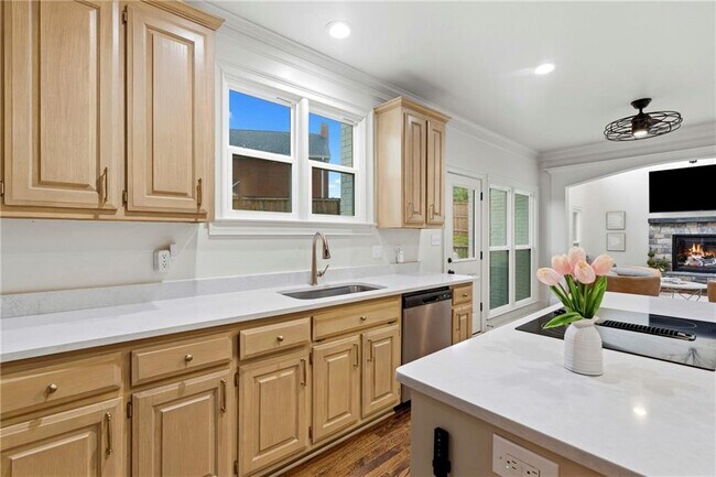 Building Photo - 4221 Willow Oak Dr