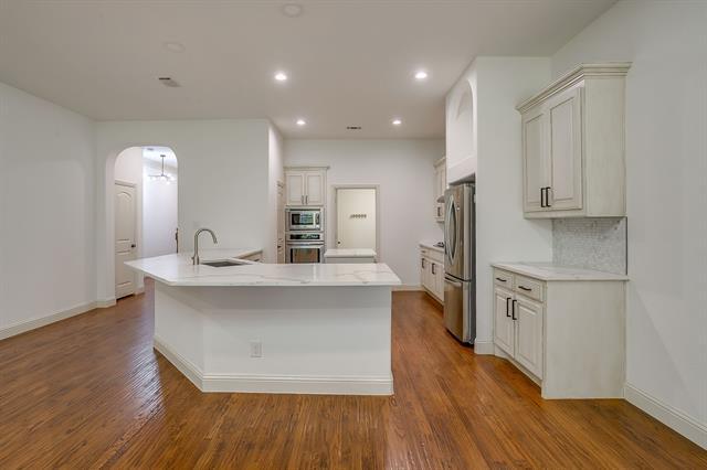 Building Photo - 3009 Montebello Drive