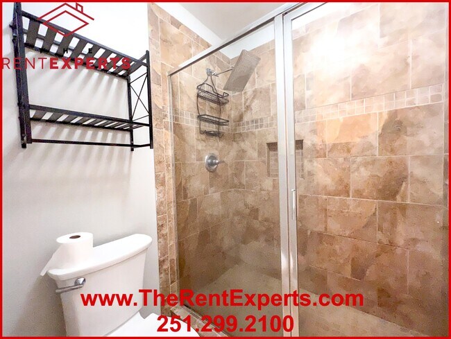 Building Photo - 2086 Mesa Dr