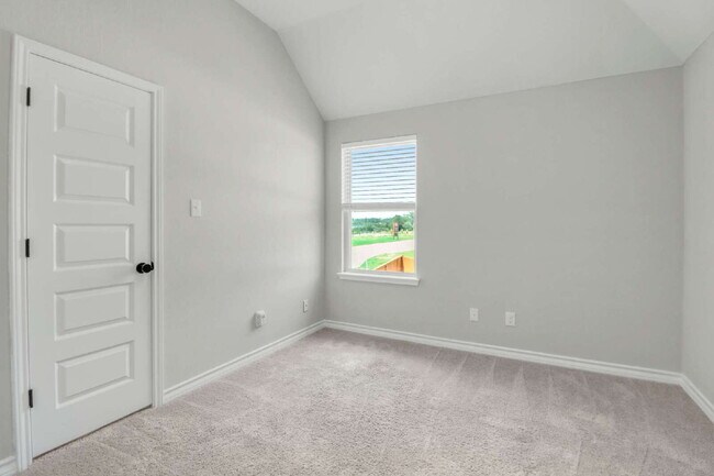 Building Photo - "Spacious 4-Bedroom Sanctuary with Cozy Fireplace in San Antonio's Prime Location!"