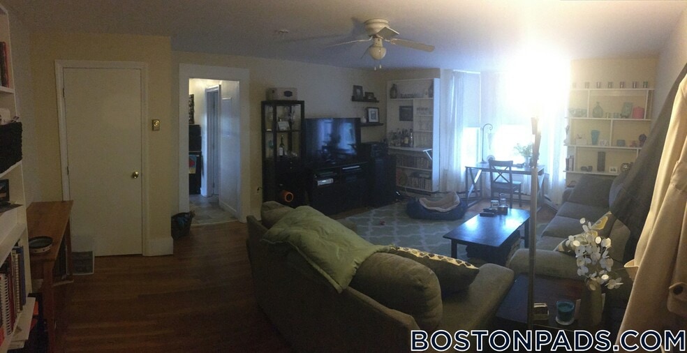 Building Photo - 506 E Broadway