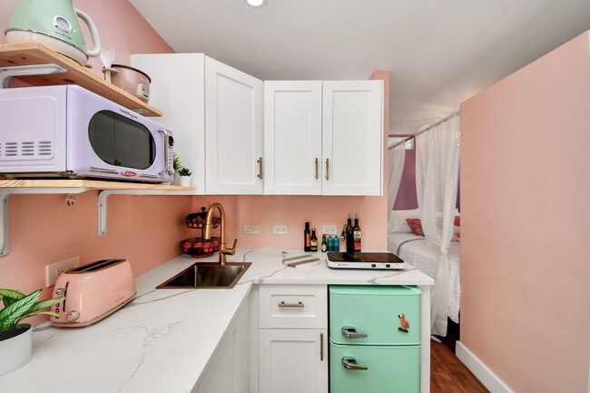 Building Photo - 5523 Cheena Dr