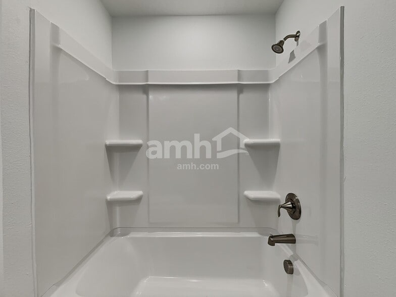 Building Photo - 16466 Cheyanne Ct