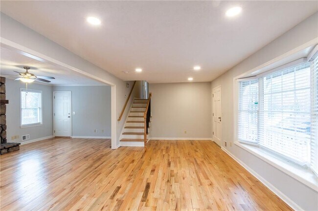 Building Photo - 3226 Hickory Bluff Dr