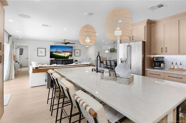 Building Photo - 1425 SW Egret Way