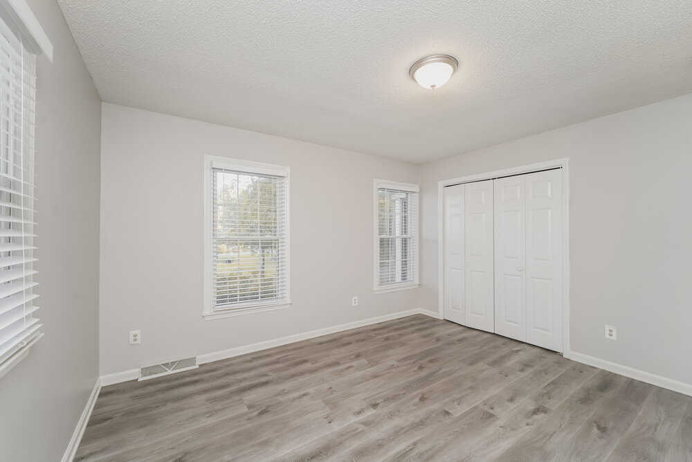 Building Photo - 2215 Knollgate Dr