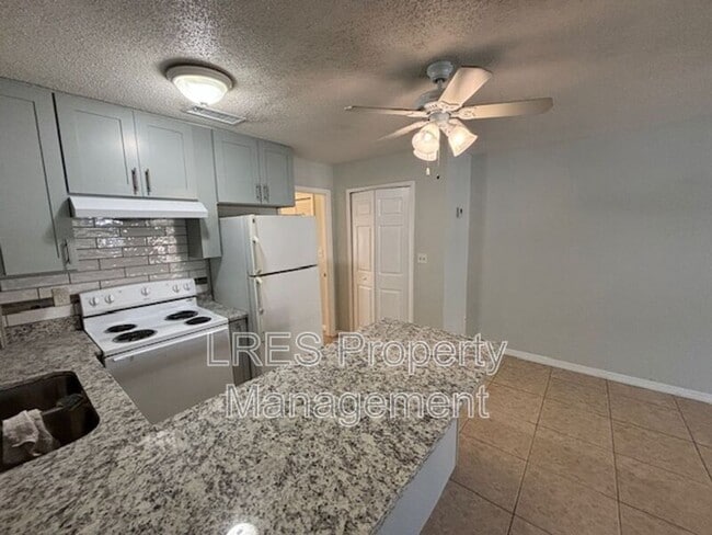 Building Photo - 1031 Columbia Ave