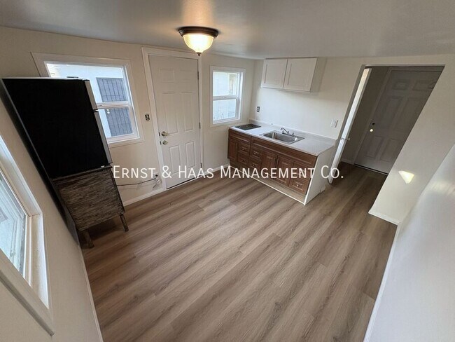 Building Photo - 15334 Orizaba Ave