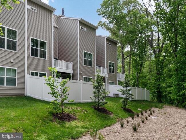 Building Photo - 2552 Buckthorn Dr
