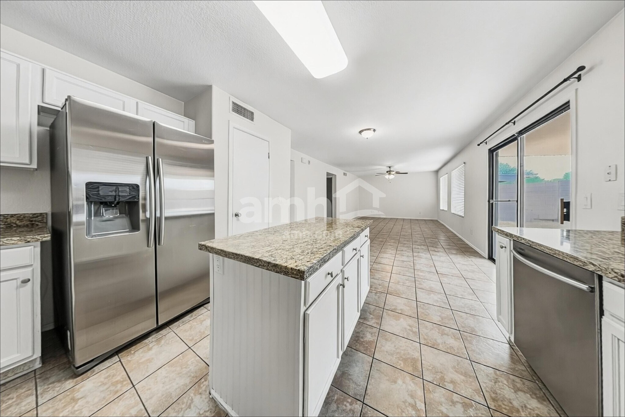 Building Photo - 2015 E Daley Ln