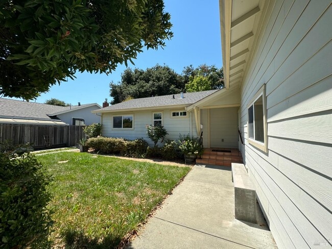 Building Photo - 4845 Marshall Dr