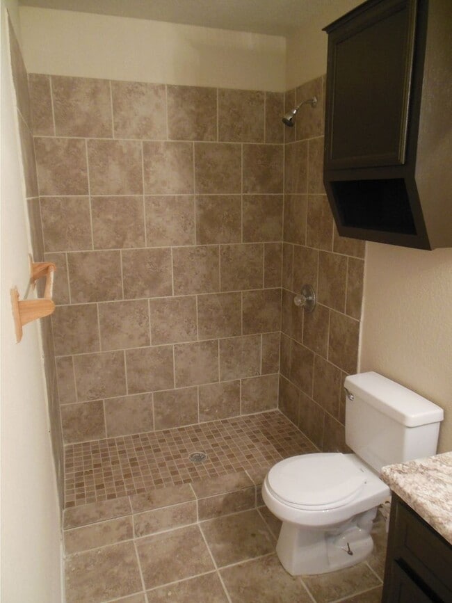 Building Photo - 515 Deloris Dr