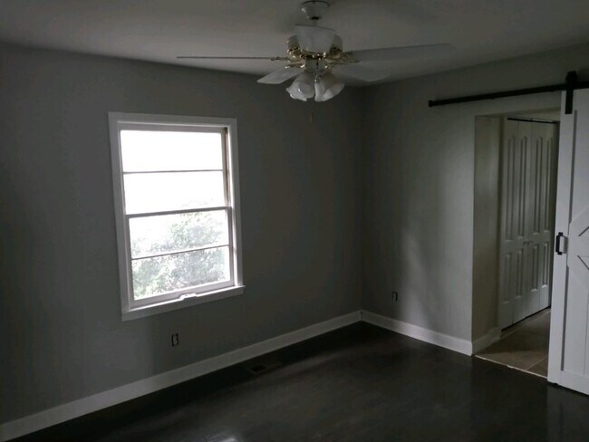 Master Bedroom - 1004 Bate Ave