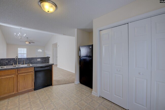 Building Photo - 226 Windsor Village Dr