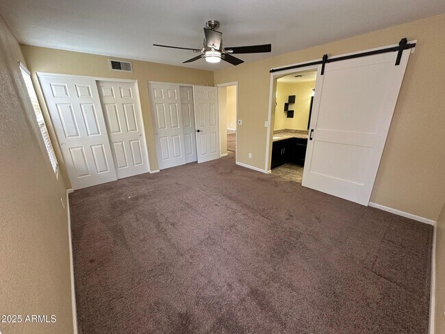 Building Photo - 8919 S Lori Ln