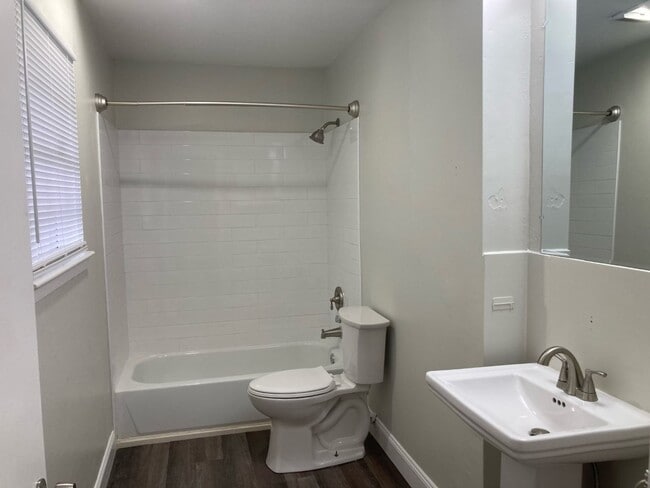 Building Photo - Single Family 3 bed 2 bath Home for Rent