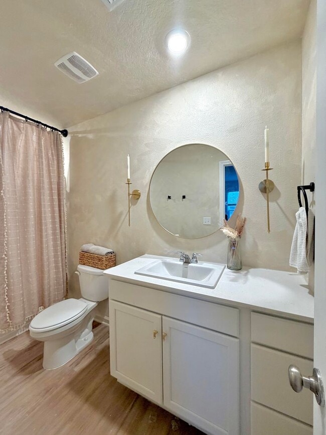 Building Photo - 4639 Carlstrom Ln