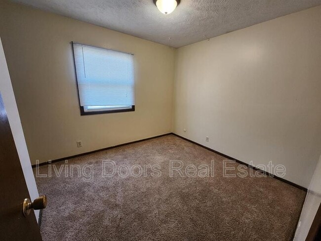 Building Photo - 1505 David Dr