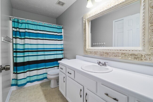 Building Photo - 1633 Cedar Springs Cir