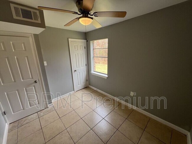 Building Photo - 5149 Baker Blvd