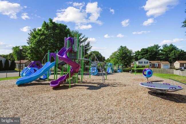 Building Photo - 3501 Wedgewood Ct