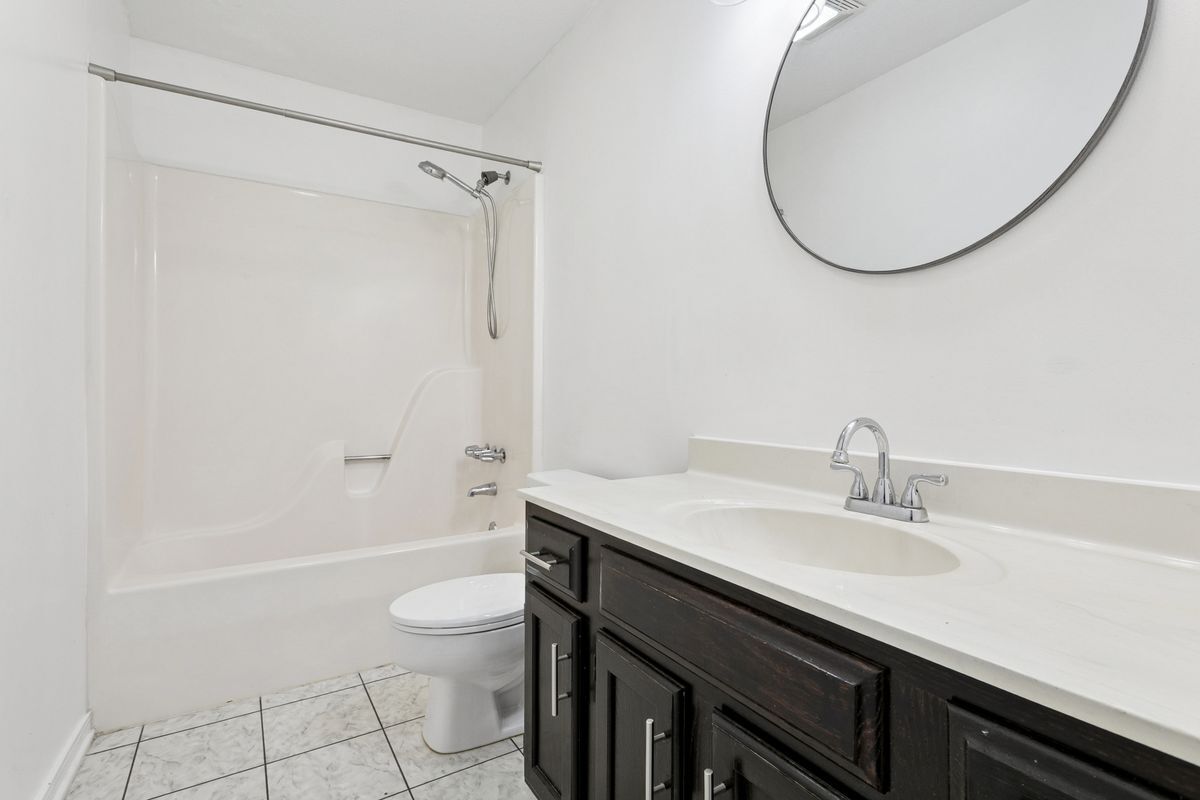 Building Photo - 75 Oaklawn Dr