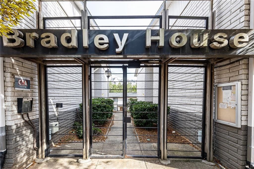 Building Photo - 3501 Roswell Rd NE