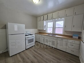 Building Photo - 406 Locust St