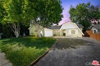 Building Photo - 24155 Kittridge St