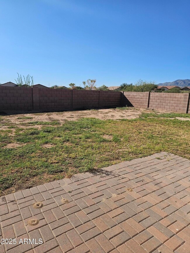 Building Photo - 1579 W Cottonwood Blfs Dr
