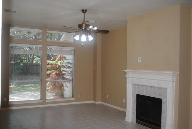 Building Photo - 4606 Russett Ln