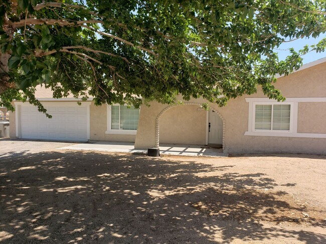 Building Photo - Single Family Residence Located on The Mesa