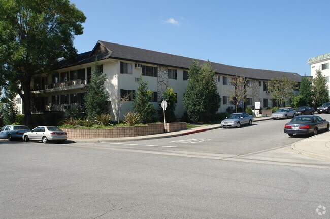 Primary Photo - 1699 Amberwood Dr