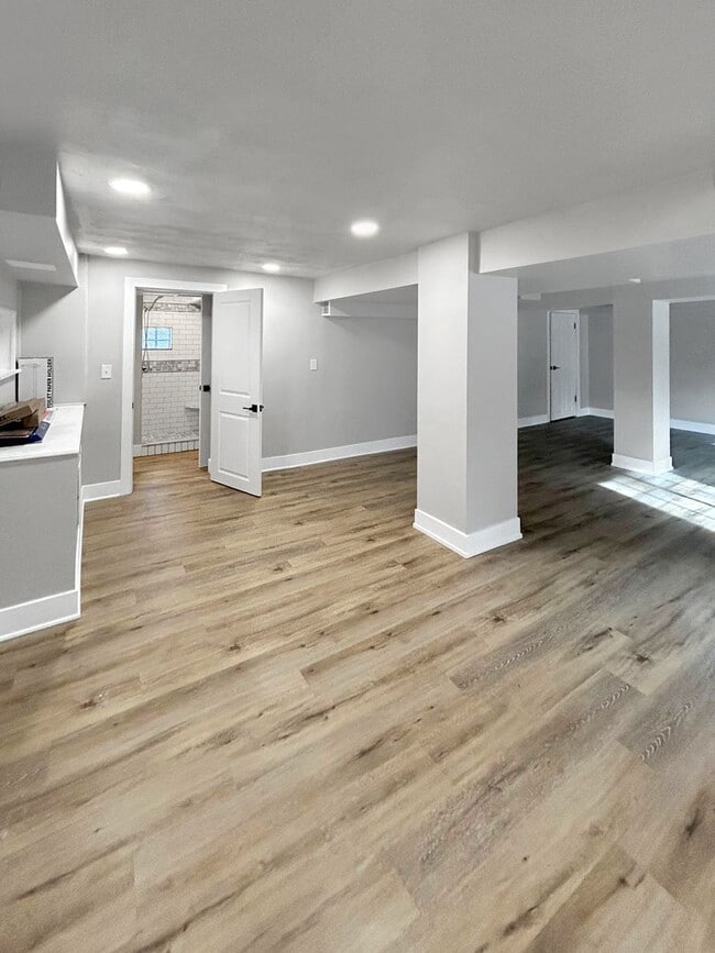 Building Photo - Welcome to this newly remodeled gem located in the heart of Collier, PA.