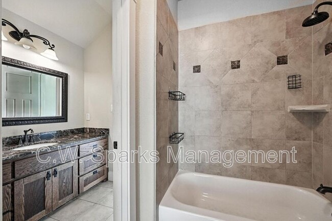 Building Photo - 5535 Willis Ave