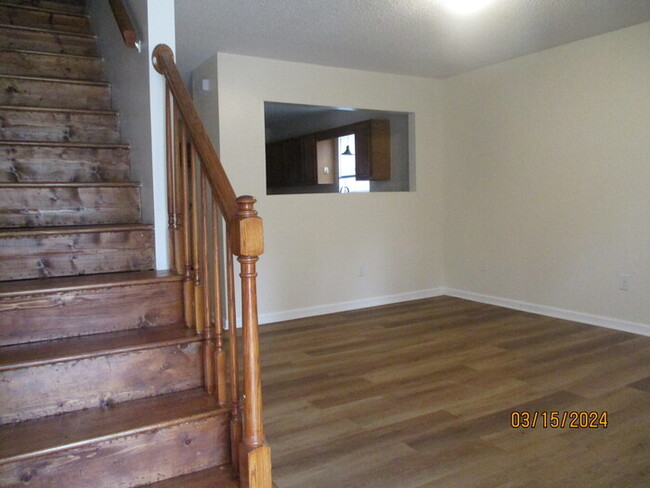 Building Photo - 787 Treasure Dr SW