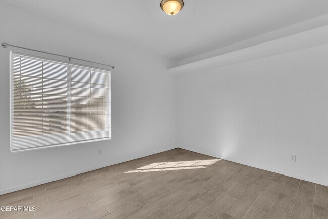 Building Photo - 657 Bariloche Dr