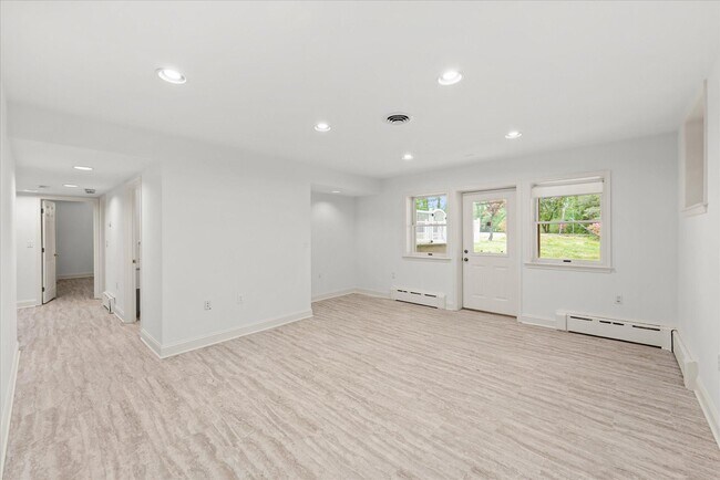 Building Photo - 6013 Selvyn Rd