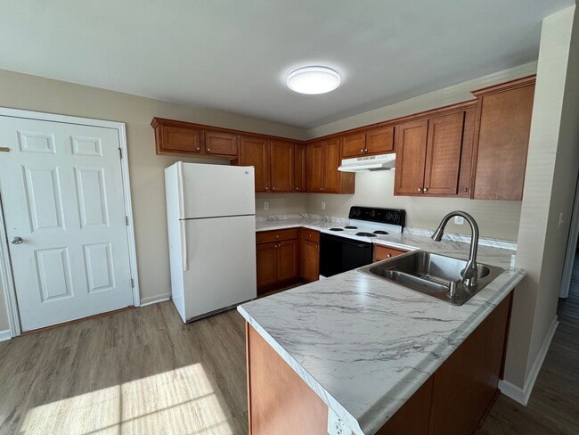 Building Photo - 17/19 Brookstone Drive