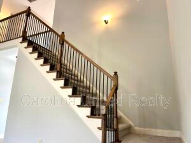 Building Photo - 220 Kickham Ln