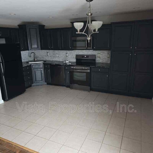 Building Photo - 737 N Hite Ave