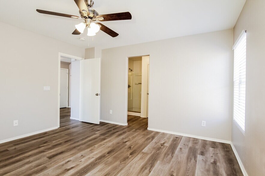 Building Photo - 21940 W Casey Ln