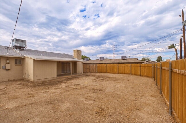 Building Photo - 1224 E 9th Ave