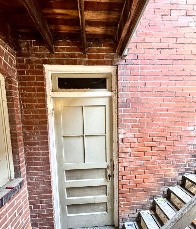 Building Photo - 4223 Ellenwood Ave