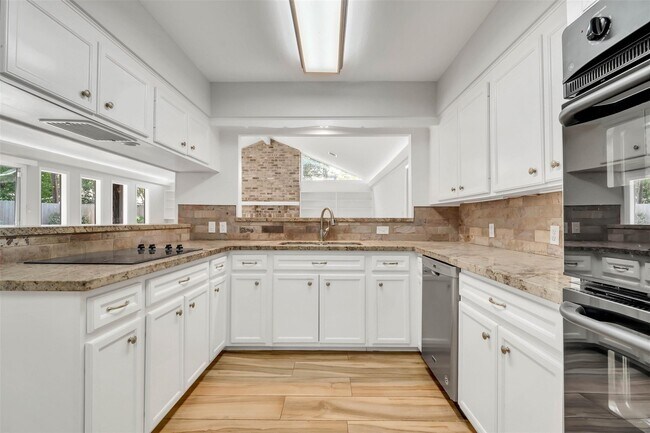 Building Photo - 442 Mignon Ln
