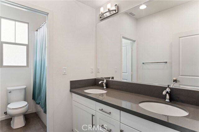 Building Photo - 5533 Palm Dr