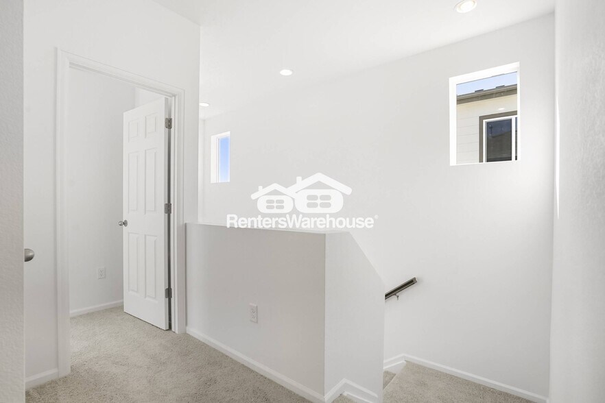Building Photo - 6601 N Netherland St