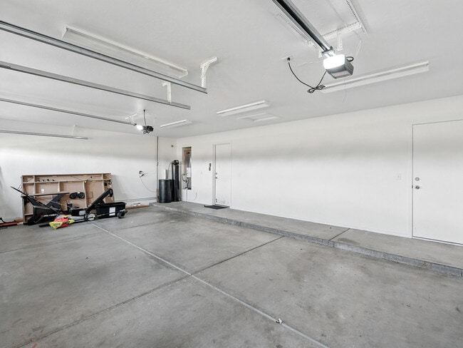 Building Photo - 3535 E Covina St