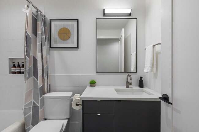 Building Photo - 129 11th Ave E