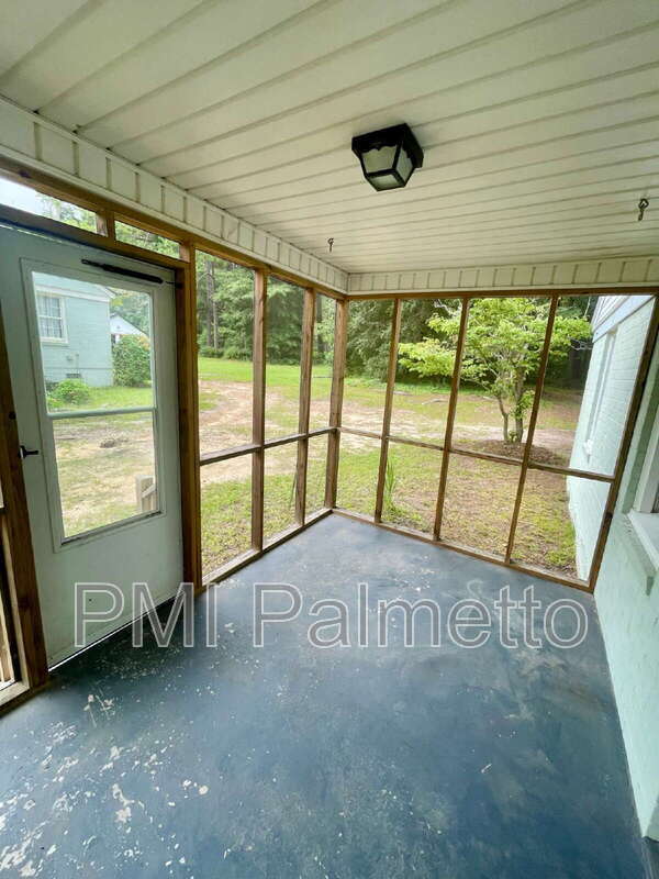 Building Photo - 320 Culler St